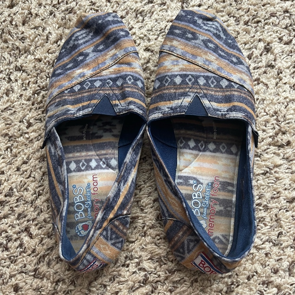 Bobs by sketchers memory foam size 9!